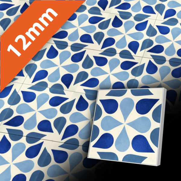 Zementfliese in Blau im maurischem Stil 20x20 cm mit floralem Muster - antiker Baustoff